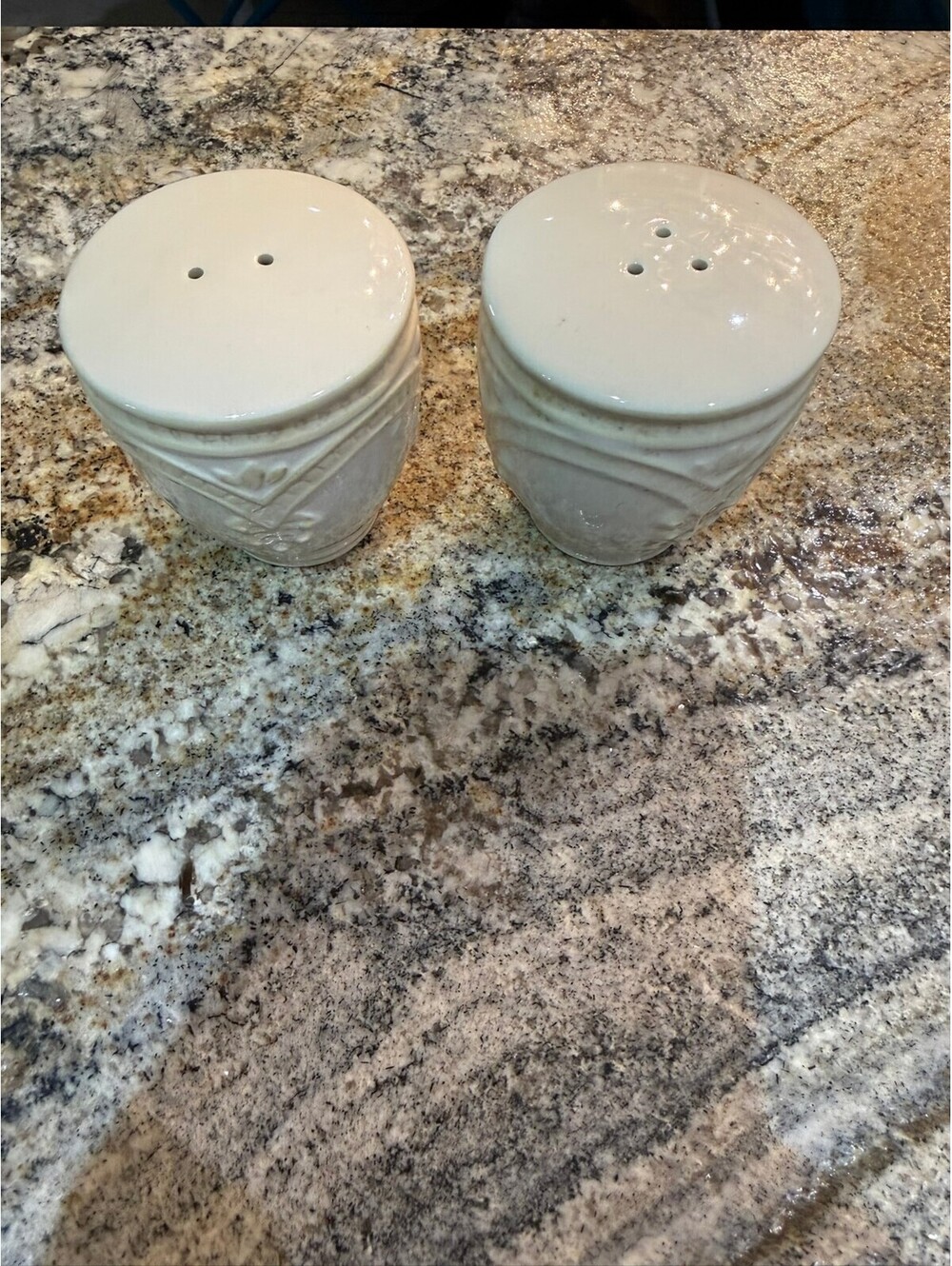 Pfaltzgraff Acadia White Ceramic Salt and Pepper Shaker Set